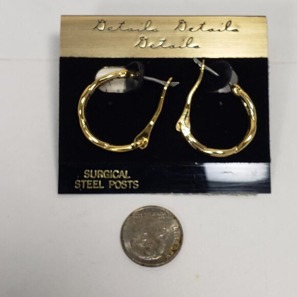 Women's Fashion Gold tone Twisted Hoop Design Latch Earrings - Stylish - Picture 5 of 7